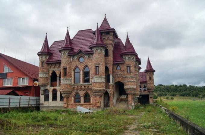 Nejbohatší vesnice na Ukrajině, kde není jednopatrová budova.