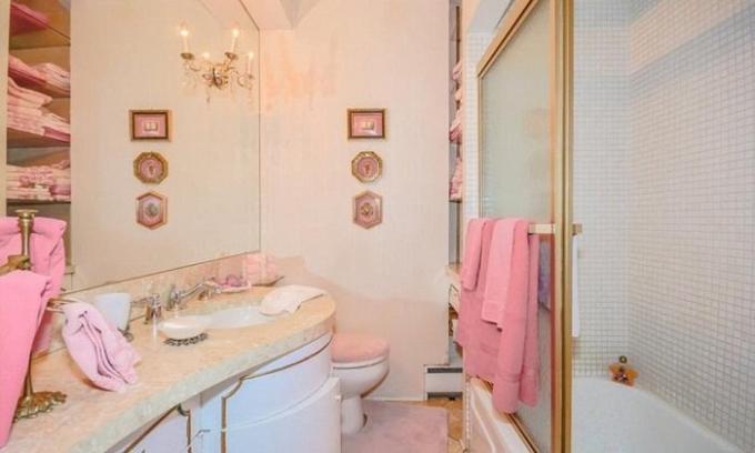 Koupelna v růžové.