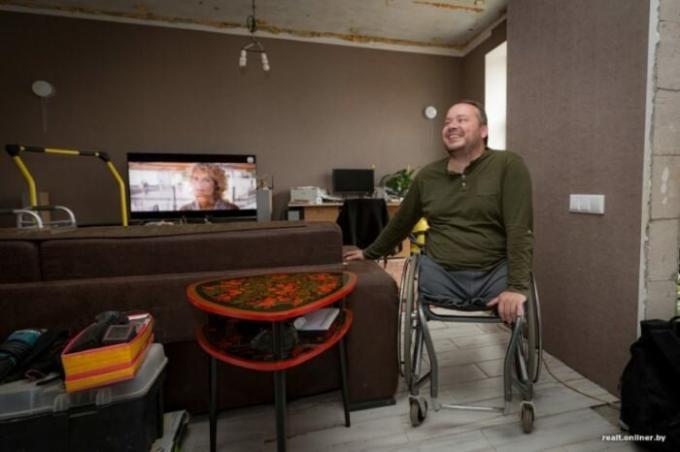 Vyacheslav občan Minsku staví dům a sní o útulnou terasu.