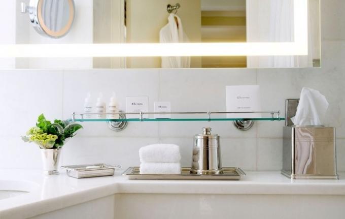 Sníh bílé koupelny: 5 čistota tajemství od luxusní hotely pracovníky