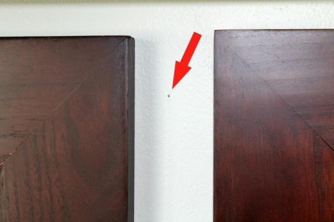 3 jednoduchý způsob, jak skrýt šrouby z díry ve zdi