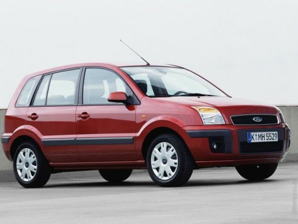 Malé MPV Ford Fusion byl vytvořen především pro evropský trh. | Foto: ford.autoportal.ua.