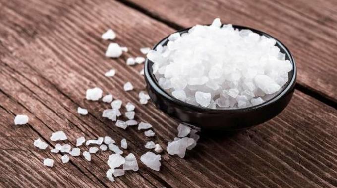 Epsom sůl má mnoho neuvěřitelných vlastností, takže to nebolí, aby se v každém domácí lékárničce. / Foto: remedioscaserostop.com. 