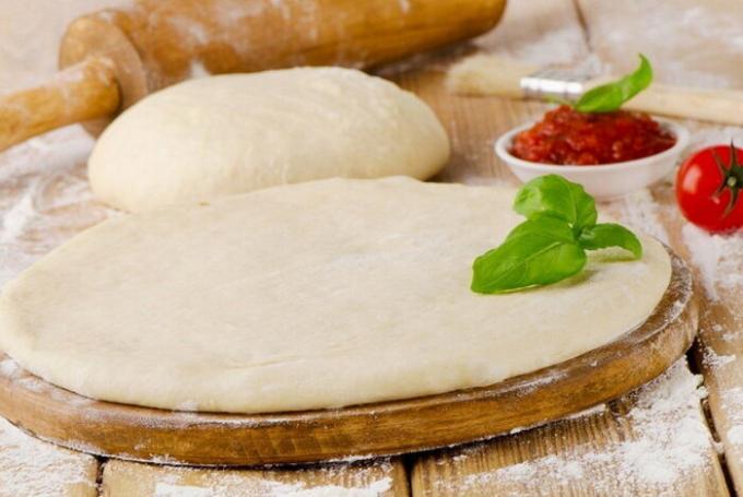 Voda může být přidána do těsta při pečení chleba nebo pizzu.