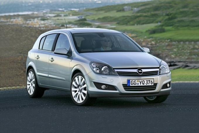 Opel Astra se ukázal být velmi populární, a to jak na trhu nových automobilů, a na sekundárním trhu. | Foto: infocar.ua