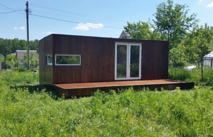 Bělorusové se podařilo postavit venkovské sídlo ze zásobníku za pouhé 2 dny