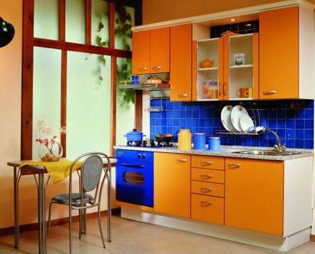 modrý kuchyňský interiér
