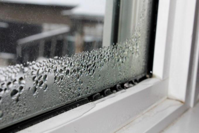 Jak se zbavit kondenzace na plastová okna a vlhké na svazích