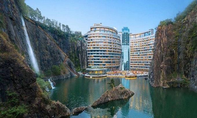 Byl otevřen podzemní Songjiang InterContinental hotel v blízkosti Šanghaje (Čína).