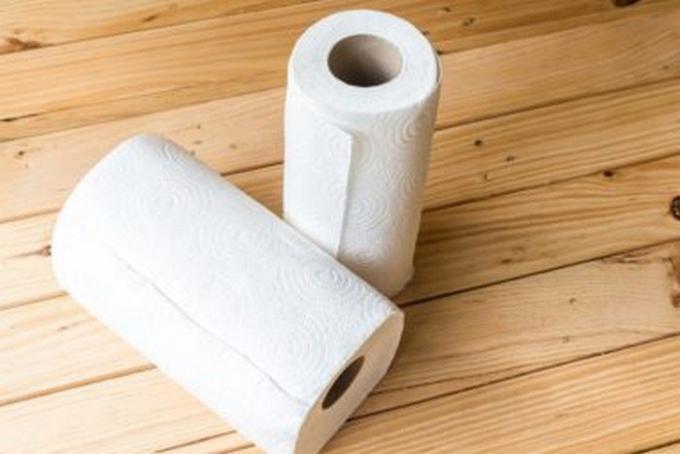 12 věcí, které byste nikdy neměli mýt ve dřezu nebo na záchod