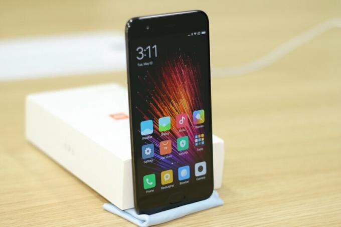 Recenze smartphonu Xiaomi Mi 6 - výkonná a funkční vlajková loď - Gearbest Blog Russia