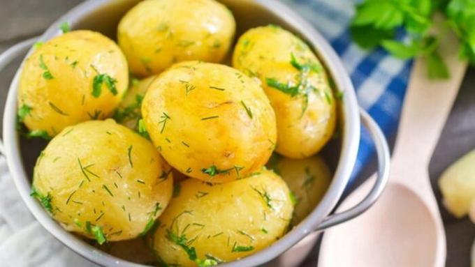 Jak vařit brambory chutnají lépe, než je obvyklé.