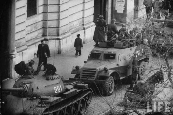 Potlačení maďarských událostech na účtu KGB.