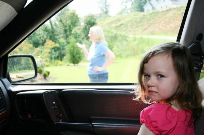 hmotnost vozidla představuje nebezpečí pro dítě.