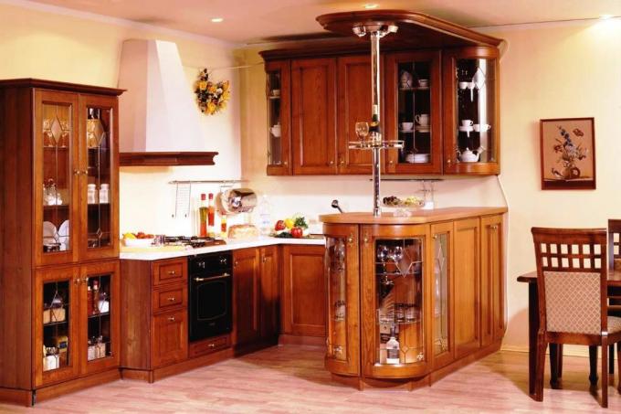 Kuchyně z masivního dřeva (60 fotografií) od výrobce: DIY video návod na instalaci, běloruský, foto a cena