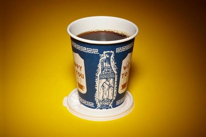 Pokrytí pro šálek kávy můžete (a měli) být použit jako stojánek