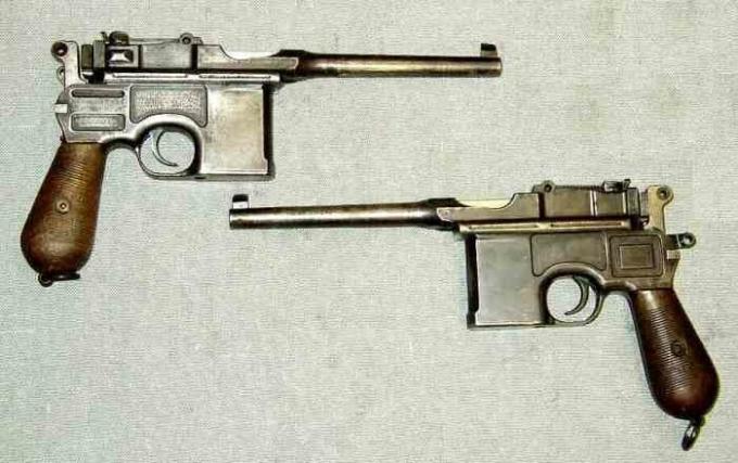Pistole Mauser C96: oblíbená zbraň důstojníků a revolucionářů