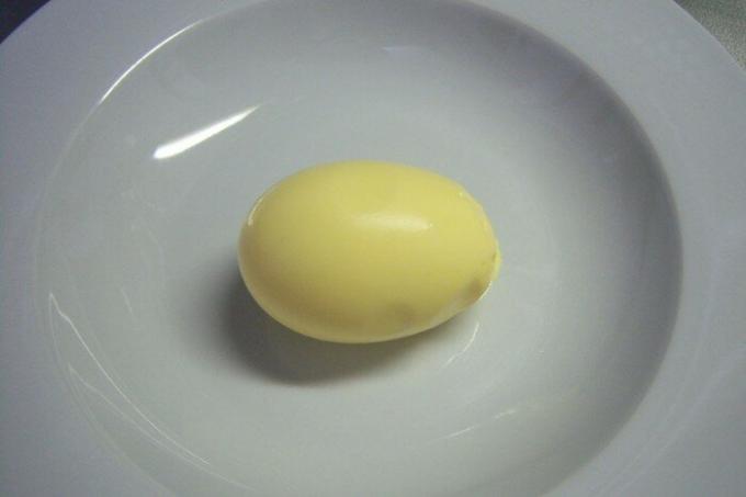 Jak se připravit na „zlaté vejce“ nebo míchaná vajíčka ve skořápce