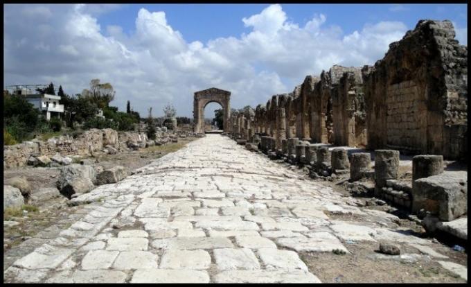 Římané byli schopni postavit silnici, která existuje dodnes