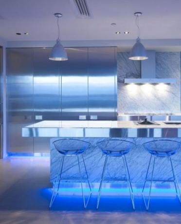 interiér kuchyně v high-tech stylu