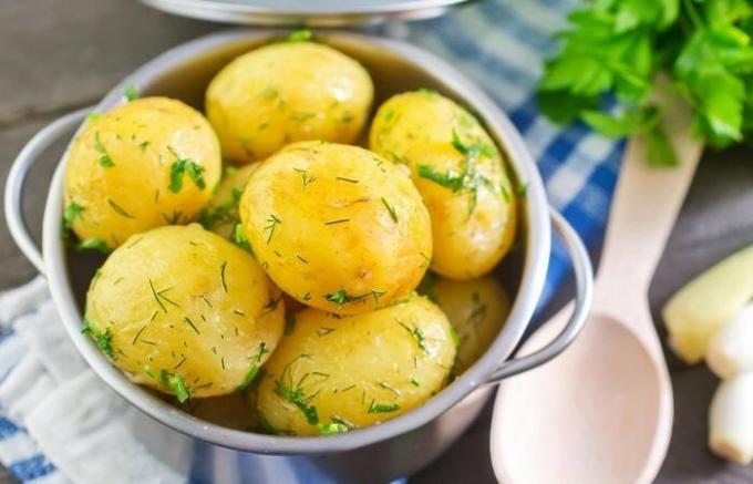 Jak rychle vařit brambory.