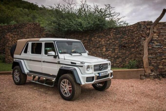 Jak se o Mercedes-Maybach G 650 Landaulet?