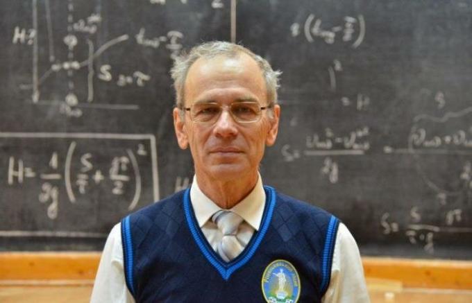 Obvykle učitel fyziky v Oděse dát své lekce do sítě a již obdržel 8.000.000 výhled