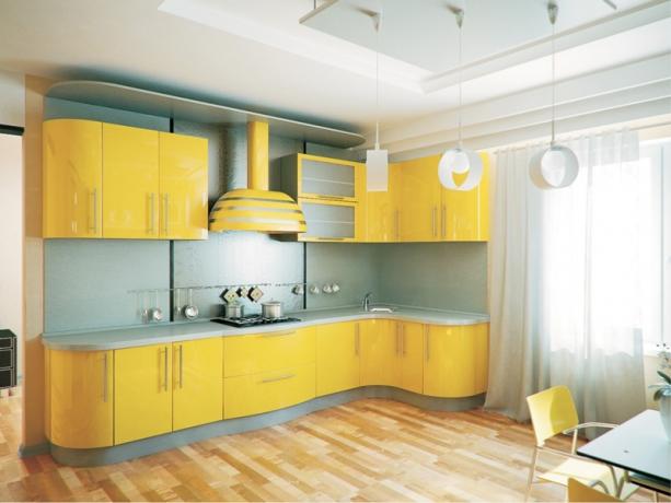 Žluté barevné schéma plastu pro kuchyň "zahřívá" v chladném období.