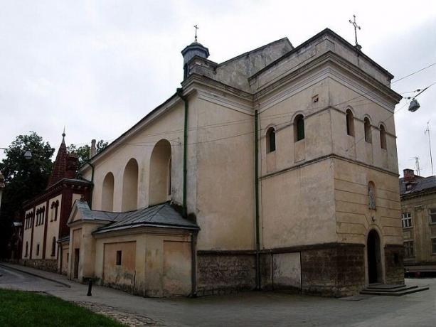 Kostel Panny Marie Sněžné se stal „dům pana Bonacieux“ (dále jen „Tři mušketýři“, Lvov). | Foto: bigpicture.ru. 