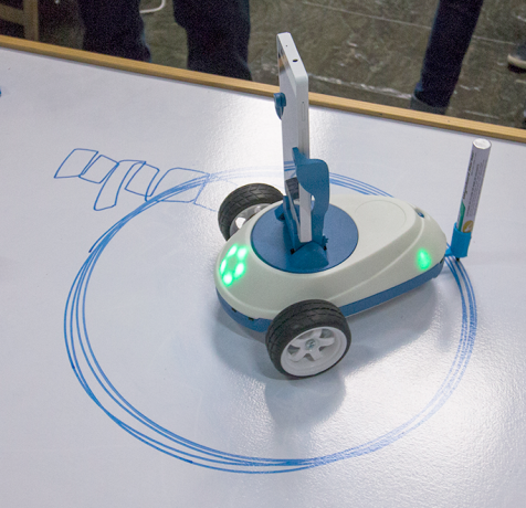 Robobo Educational Robot může dokonce kreslit