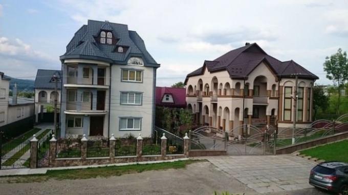 Dolní ApSHA - nejbohatší vesnice na Ukrajině.