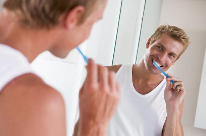 Sprše, nezapomeňte důkladně vyčistit zuby. / Foto: static5.depositphotos.com. 