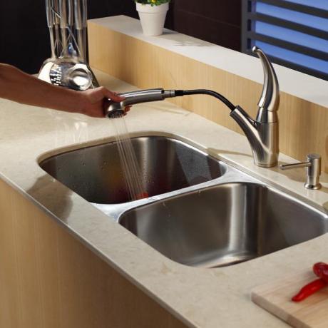 Kuchyňský faucet s výsuvným výtokem, vlastní instalace výfukové (flexibilní) trysky: pokyny, fotografické a video návody, cena
