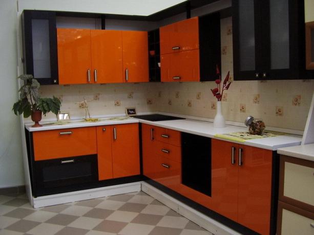 Černá a oranžová kuchyň (53 fotografií), design pro kutily: pokyny, fotografické a video návody, cena