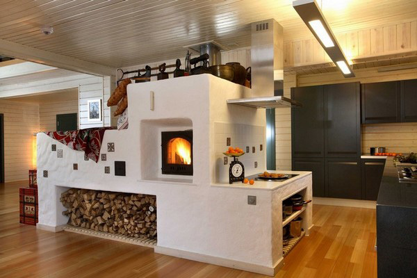 Krásný sporák, o kterém se dá jen snít - poznámka, strop v kuchyni v dřevěném domě z plastových panelů